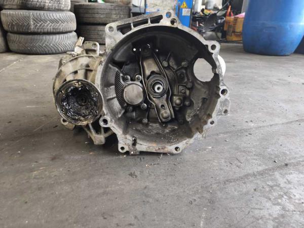 BOITE DE VITESSE VW / AUDI / SEAT / SKODA 1.9TDI CODE JCR ( 5VITESSES ) - Vue 2